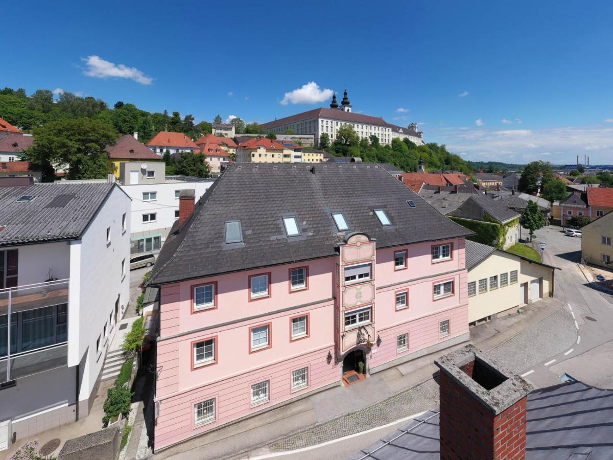 Hotel Schlair Kremsmunster Bagian luar foto
