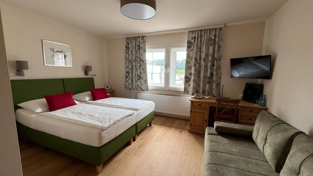 Hotel Schlair Kremsmunster Bagian luar foto