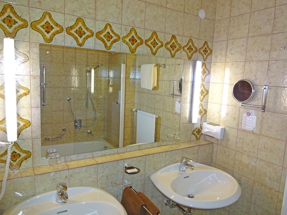 Hotel Schlair Kremsmunster Bagian luar foto