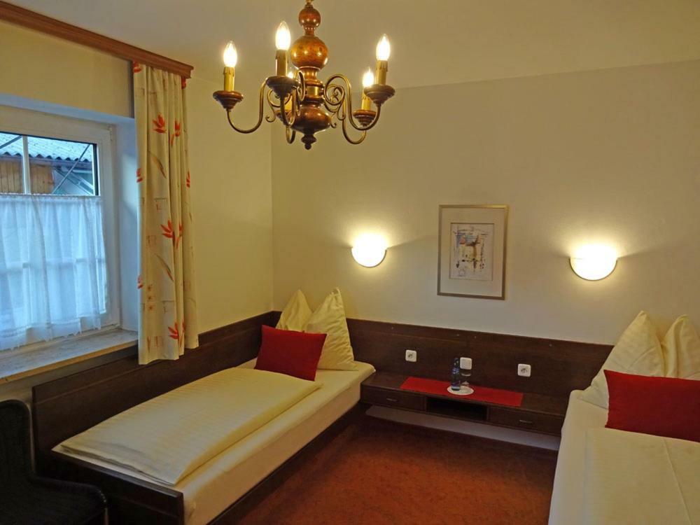 Hotel Schlair Kremsmunster Bagian luar foto